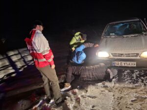 مدیرکل مدیریت بحران خراسان شمالی در کنار مردم در عملیات امداد