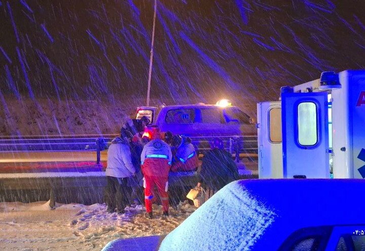 لحظات نفسگیر نجات مادر باردار گرفتار در برف و کولاک امین‌الله