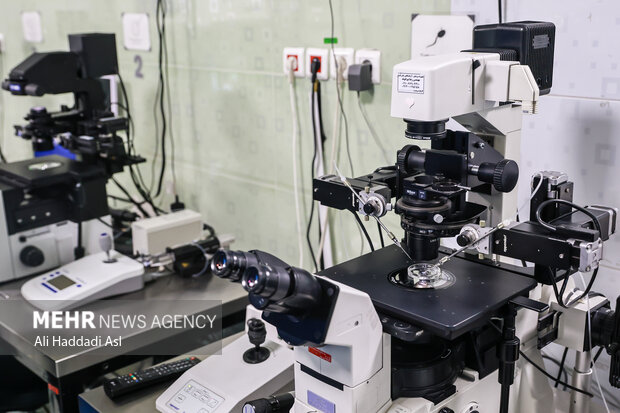 روند دریافت اسپرم سالم  و کشت گذاری را با این دستگاه انجام می دهند که ضریب خطای آن به صفر می رسد