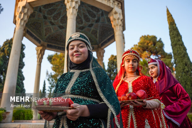 شب یلدا در آرامگاه حافظ