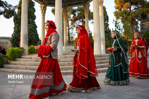 شب یلدا در آرامگاه حافظ