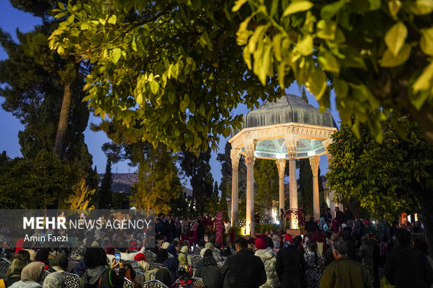 شب یلدا در آرامگاه حافظ