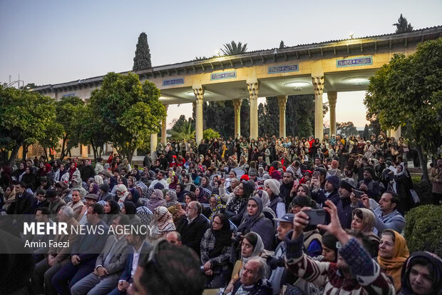 شب یلدا در آرامگاه حافظ