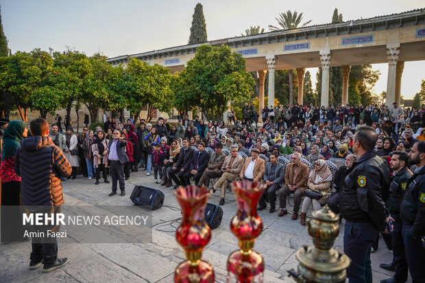 شب یلدا در آرامگاه حافظ