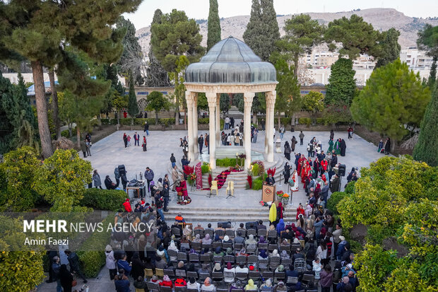 شب یلدا در آرامگاه حافظ