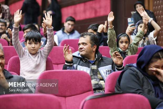 شب یلدای بیماران سرطانی در کنار خادمان امام رضا(ع)