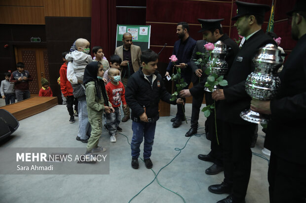 شب یلدای بیماران سرطانی در کنار خادمان امام رضا(ع)