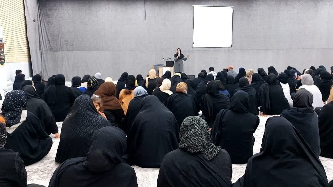 معاون فرماندار تنگستان: مدیریت هوشمند فضای مجازی در خانواده ضروری است