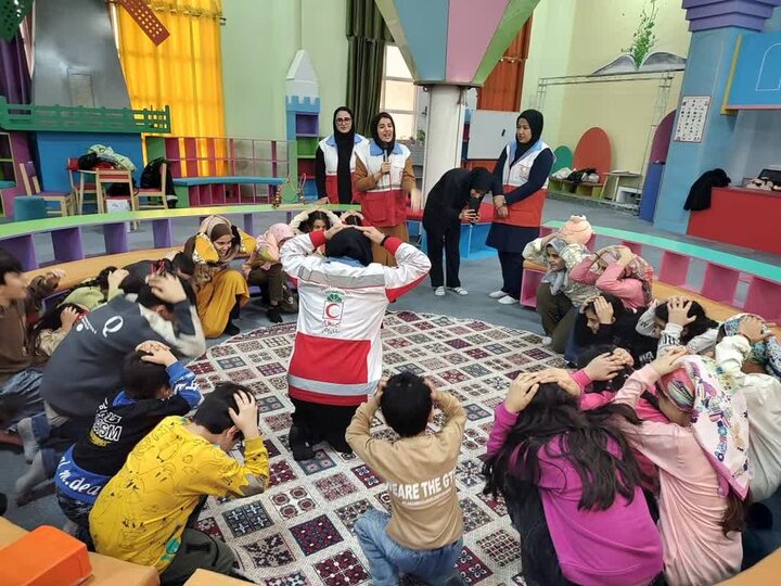 برنامه «ایمنی در کتابخانه» با همکاری هلال‌احمر در خرم‌آباد برگزار شد