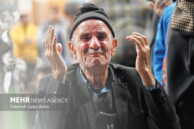 حال و هوای حرم بانوی کرامت در شب لیله الرغایب