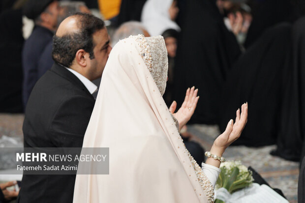 حال و هوای حرم بانوی کرامت در شب لیله الرغایب