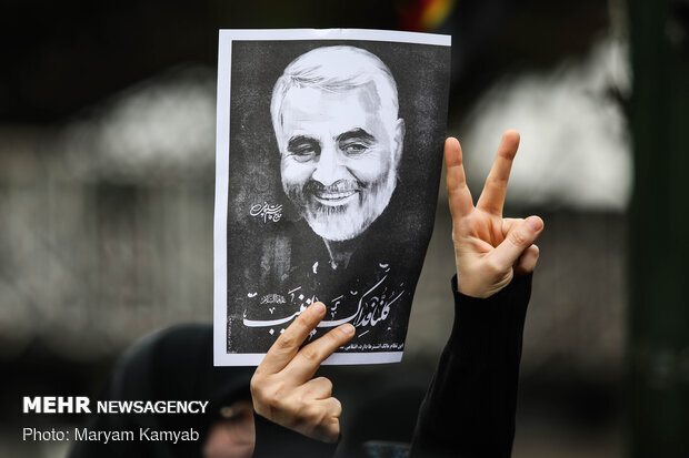 شهید سلیمانی ابرقهرمان نسل نو؛ روایت‌گر زندگی واقعی حاج قاسم باشیم