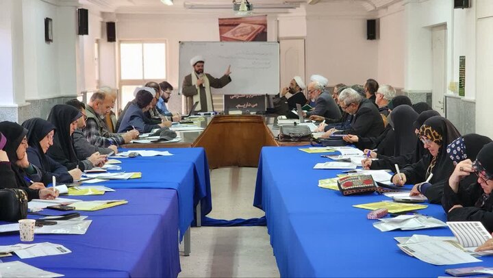 نشست‌حلقه‌های میانی قرآنی استان‌های شمالی