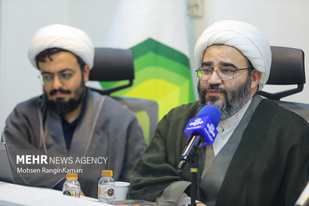 نشست فراخوان نقطه سرخط