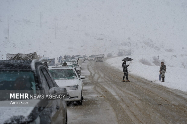 برف‌روبی محور روستایی قلایی