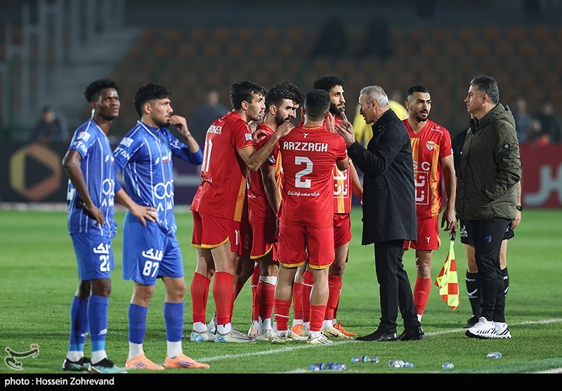 تیم فوتبال سپاهان اصفهان , استقلال , فوتبال , تیم فوتبال پرسپولیس , 