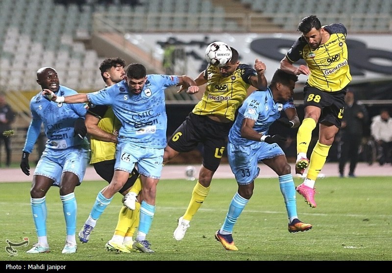 تیم فوتبال سپاهان اصفهان , استقلال , فوتبال , تیم فوتبال پرسپولیس , 