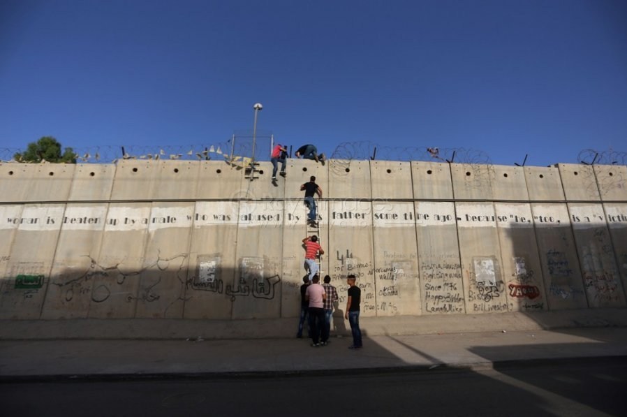 شهرک سازی رژیم صهیونیستی اسرائیل , کشور فلسطین , أخبار فلسطین , تشکیلات خودگردان فلسطین , المقاومة الفلسطینیة , احتلال فلسطین عام 1948 , رژیم صهیونیستی (اسرائیل) , بیت المقدس , کرانه باختری , الضفة الغربیة , حضرت عیسی (ع)| عیسی مسیح , مسلمان , مسیحیت , یهودیت , کریسمس , سال نو میلادی , المسجد الأقصى , صهیونیسم , 