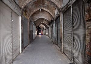 کسبه کرمانشاه: زیر سایه تهدید و ارعاب ضدانقلاب مغازه‌ها را بستیم