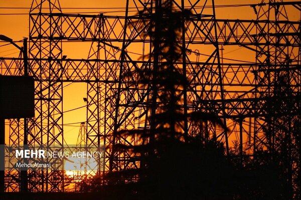 کاهش ۷ هزار مگاوات از اوج بار شبکه در تابستان امسال