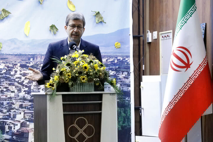 استاندار اصفهان: مسکن با بخشنامه ساخته نمی‌شود