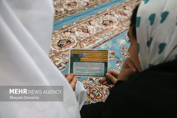 با اتمام آیین معنوی اعتکاف خانواده‌ها به استقبال معتکفین رفتند