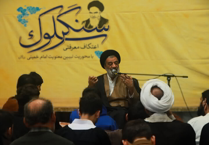 اعتکاف حقیقی مقدمه حضور مسئولانه در جامعه است