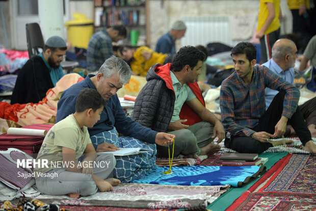 مراسم معنوی اعتکاف در همدان