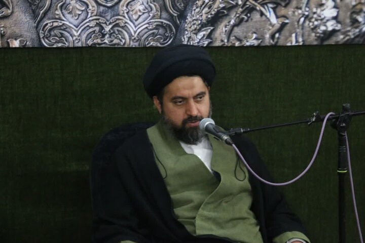 امام‌جمعه محمدشهر:اعتکاف فرصتی برای بازگشت به خویشتن و تمرین بندگی است