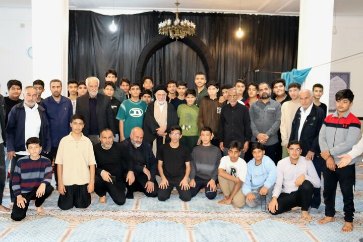 امام‌جمعه دیر: مسائل اقتصادی به ابزار اغتشاش‌آفرینی دشمن تبدیل شده است